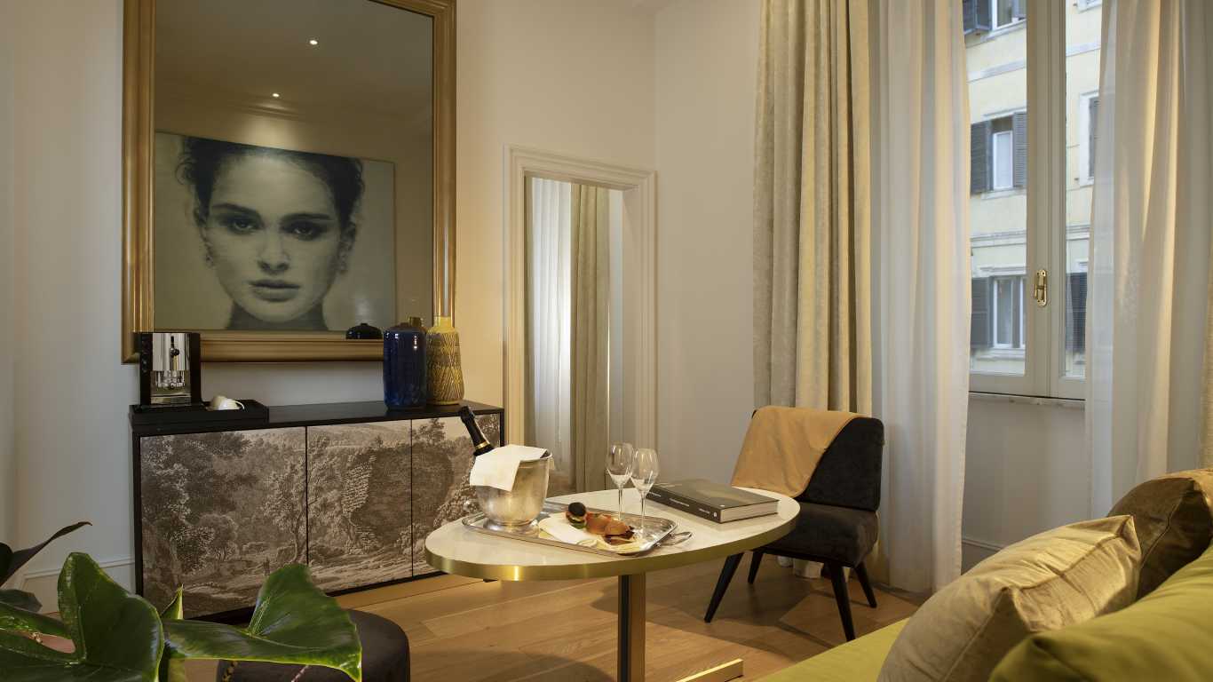 Elizabeth-Unique-Hotel-Roma-Suite-DSC-2595-welcomeab